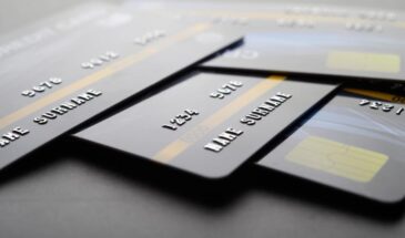 Данные платежных карт — самый дорогой товар в дарквебе: средняя цена $2500