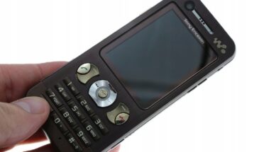 Треть россиян хотели бы вернуться к кнопочным телефонам