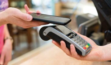 Бизнес-клиентам Т-Банка стала доступна оплата смартфоном через T-Pay
