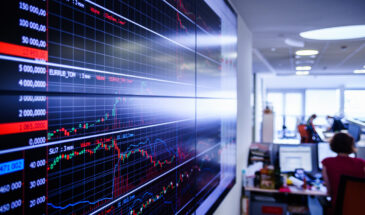 Ученые ВШЭ научили нейросеть предсказывать кризисы на фондовом рынке России