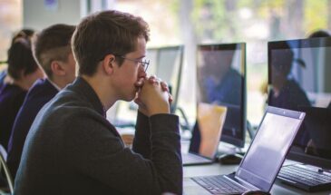 90 студентов получили приглашение на стажировку в ИТ-холдинг Т1 по итогам образовательного интенсива