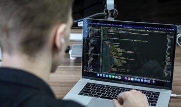 «Сбер» увольняет ИТ-специалистов