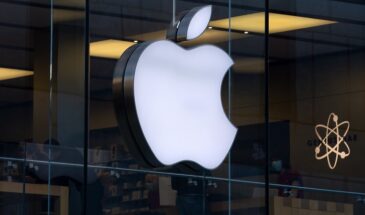 Руководитель отдела ИИ-поиска Apple уходит в Meta*
