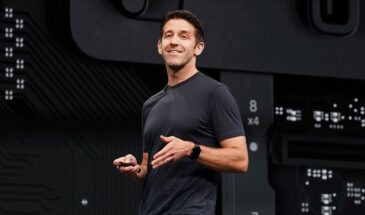 По данным Bloomberg, Тим Кук может покинуть пост главы Apple