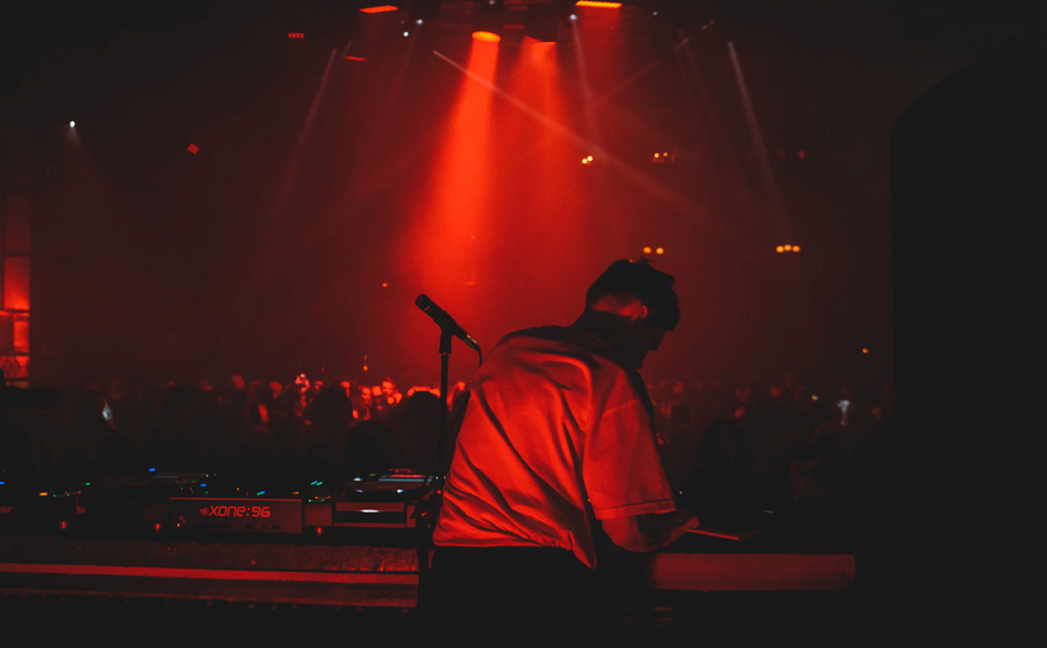 Главная вечеринка креативной индустрии BEZ PRAVOK возвращается в Москву