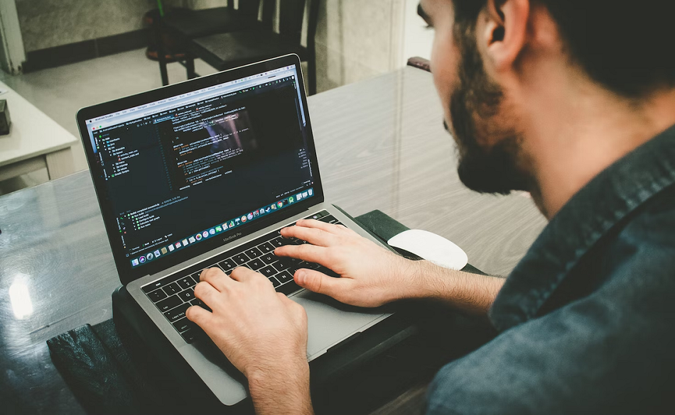 Разработчики стали чаще использовать ИИ-агента в разработке