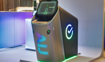 Сбер представил банкомат с ИИ-помощником и проверкой здоровья