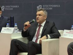 Василий Шпак: на развитие электроники до 2028 года направят около 124 млрд рублей