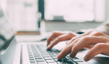 Диалоговый ИИ не может обойтись без скриптовых роботов