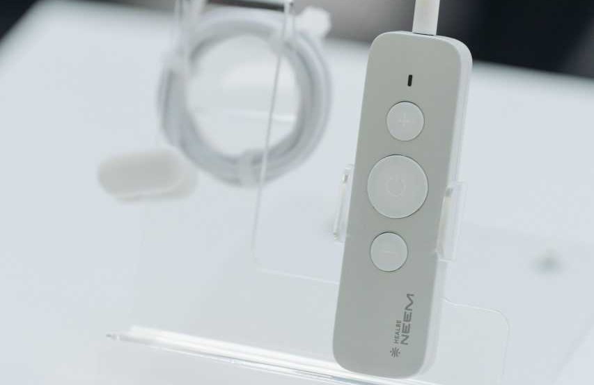 В России представлено первое носимой устройство подавления аппетита, снижения стресса и нормализации сна