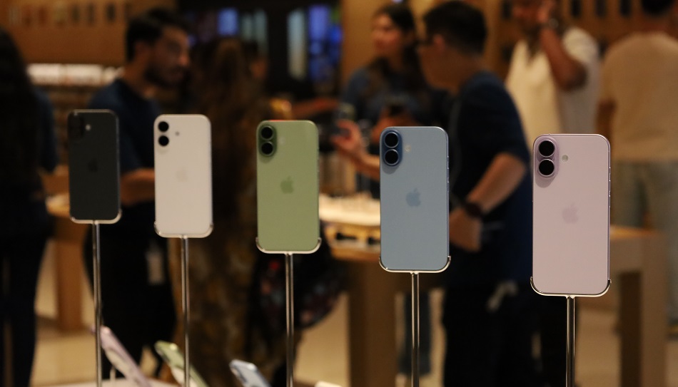 Apple стал лидером на мировом рынке смартфонов с долей 20% в 2025 году