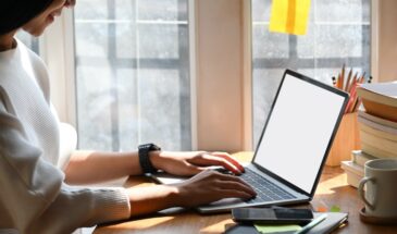 Алиса AI помогает в подборе товаров через диалог в чате