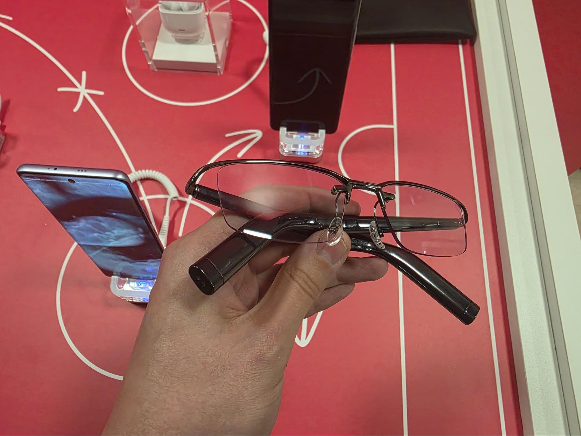 В России начались продажи новой линейки смартфонов REDMI Note 15. В серию вошли четыре модели: REDMI Note 15 Pro+ 5G, REDMI Note 15 Pro 5G, REDMI Note 15 Pro и базовый REDMI Note 15.