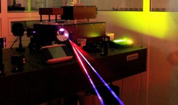 Сибирские ученые  создали первый в мире белый лазер непрерывного спектра