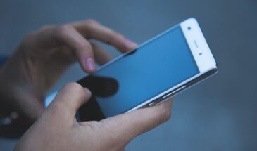 В России могут ввести обязательную предустановку отечественного ИИ на смартфоны