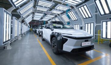 Pony AI и Toyota запускают массовое производство роботакси в Китае