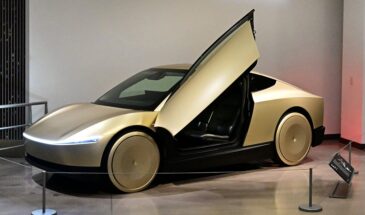 Илон Маск подтвердил старт производства Cybercab без руля и педалей в апреле 2026 года