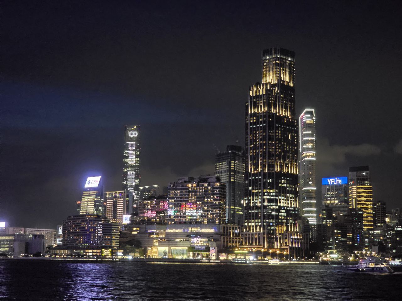 C 17 февраля по 3 марта в Китае отмечают Новый год. В честь праздника Василий Воробушков, директор по развитию холдинга «Трамплин Электроникс», поделился тонкостями путешествий в Поднебесную. В статье о том, какие приложения стоит скачать заранее, почему язык и еда — основные трудности для российских туристов, и какие сувениры привезти домой.