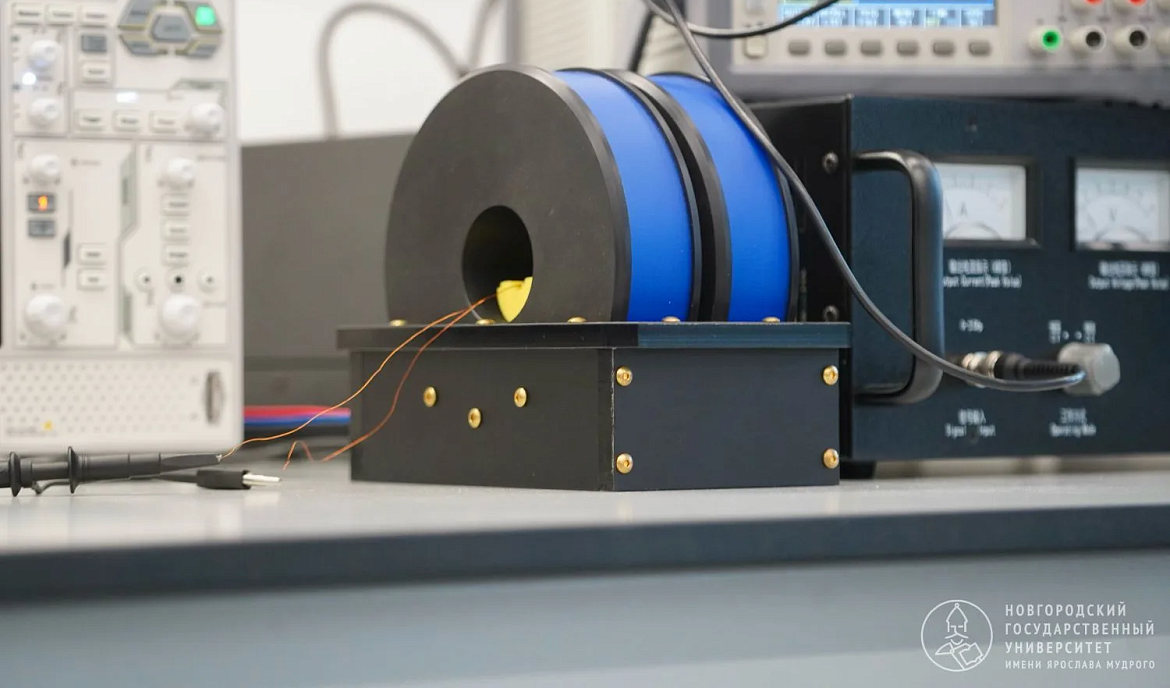 Ученые НовГУ нашли способ создания компактных антенн для подводной и подземной связи
