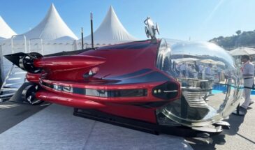 Скоростная персональная подводная лодка Super Sub направляется к первому владельцу