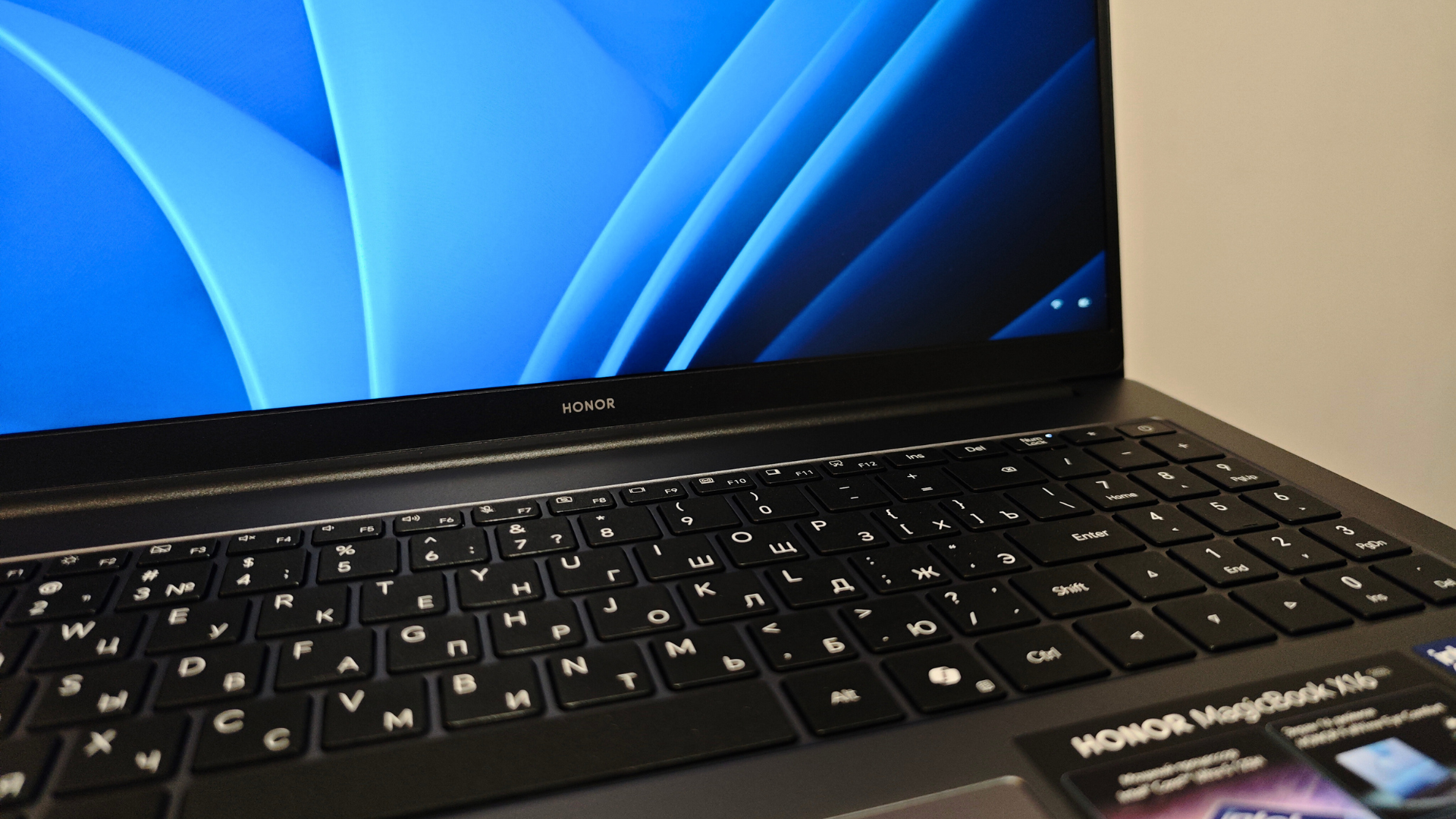 HONOR MagicBook X16 2026