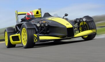 Гоночный спорткар мощностью 525 л.с. допущен на дороги общего пользования