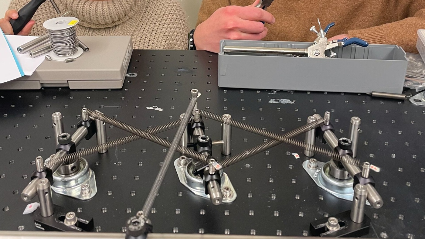 Создан компьютер, работающий на пружинах без внешнего питания