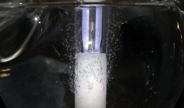 Ученые поймали «молнию в бутылку» и получили экологичное топливо