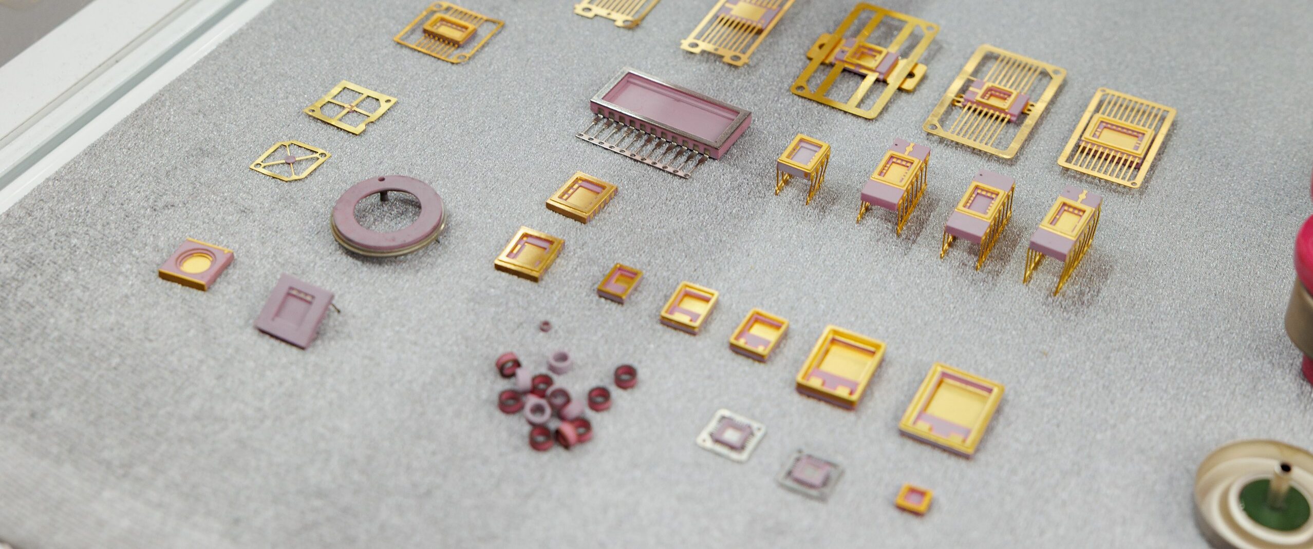 НИИЭТ (НИИ электронной техники, входит в Группу компаний «Элемент», MOEX:ELMT)