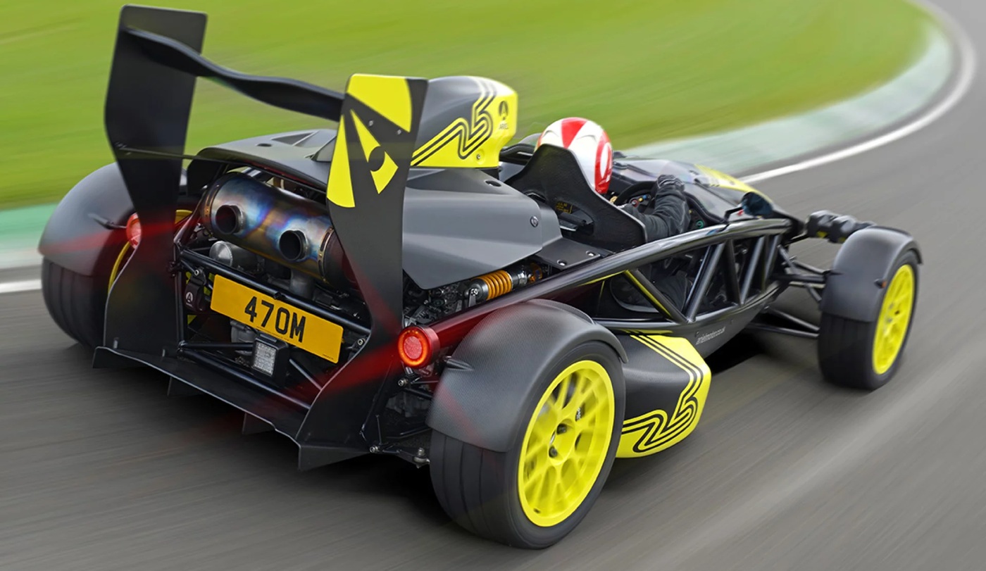 Гоночный спорткар мощностью 525 л.с. допущен на дороги общего пользования