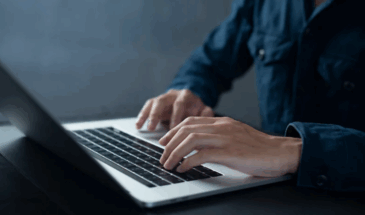 В России запущена новая языковая модель Grom как альтернатива GigaChat