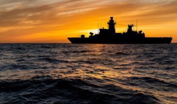 Почтовая открытка с трекером рассекретила местоположение военного корабля НАТО