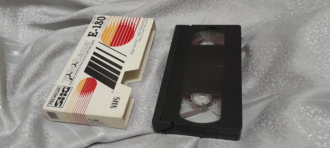 VHS-кассета // Источник: ozon.ru