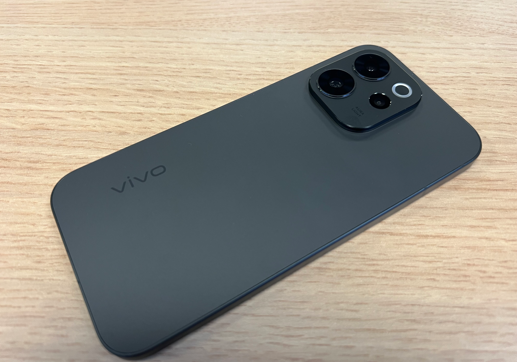 Vivo V70