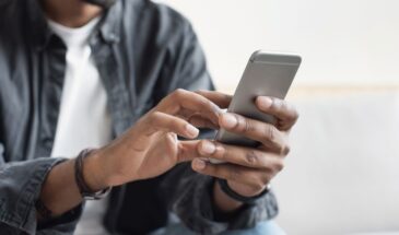 Алису AI теперь можно выбрать ассистентом по умолчанию на Android-смартфонах