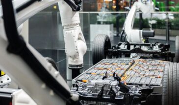 Сверхбыстрый аккумулятор для электромобилей Hongqi заряжается до 70 % за 3 минуты 41 секунду