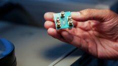 Первый «микроволновой мозг» на чипе обрабатывает спутниковые данные за доли секунды