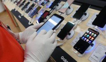 Большинство россиян копят на смартфон, а каждый восьмой берет кредит