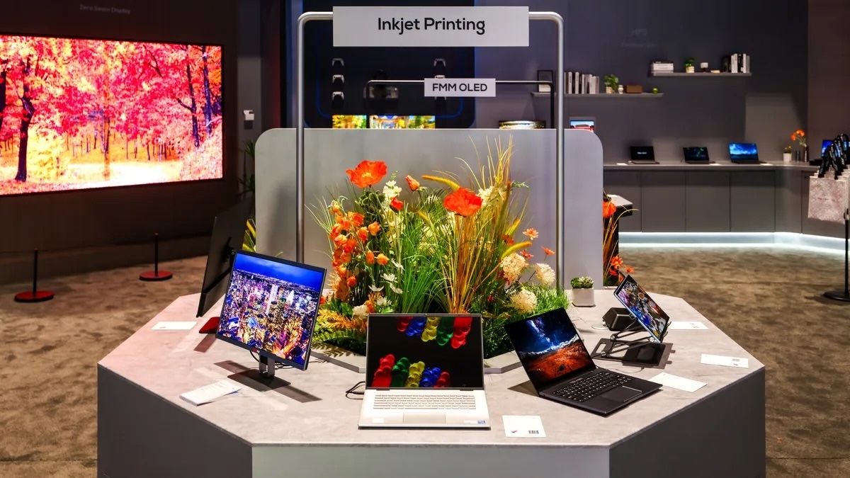 Представлен первый в мире ноутбук с OLED-дисплеем, напечатанным методом струйной печати