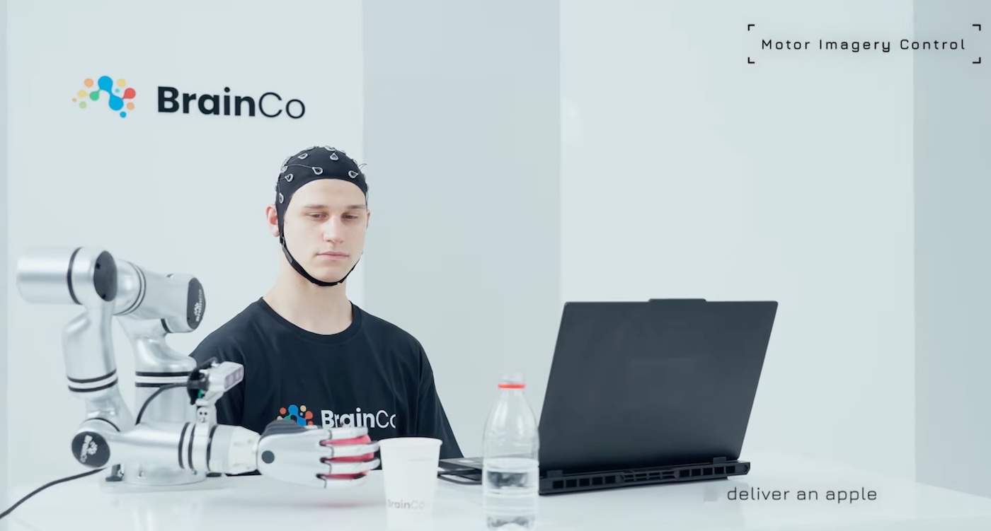 BrainCo представила платформу для управления роботами силой мысли
