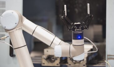 Ученые МФТИ обучили нейросеть координировать движение миллиона роботов