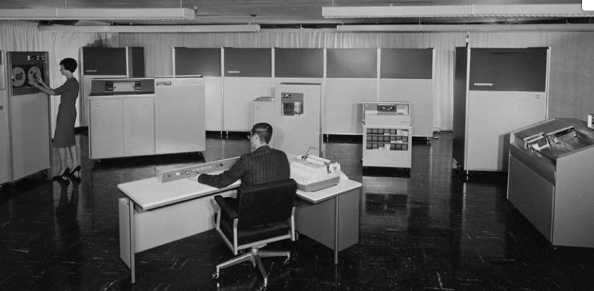 Burroughs B5000 — первый компьютер со стековой архитектурой. Он работал на ALGOL