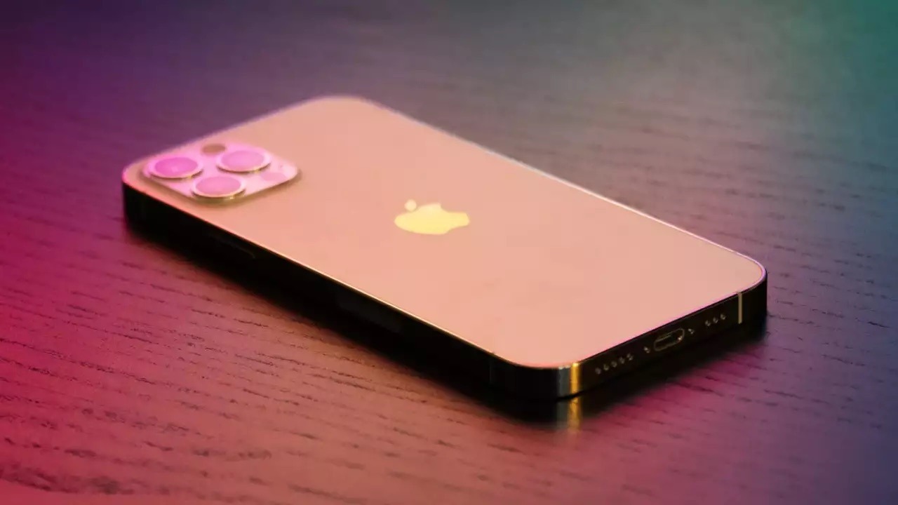 ВЦИОМ зафиксировал падение доверия россиян к Apple