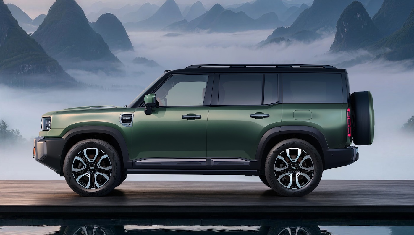 Geely представила самый мощный гибридный внедорожник Galaxy Cruiser 700 с тремя моторами на 1113 л.с.