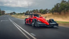 Инженер собрал в гараже гиперкар из Формулы-1, который обходит Mercedes-AMG GT R Pro
