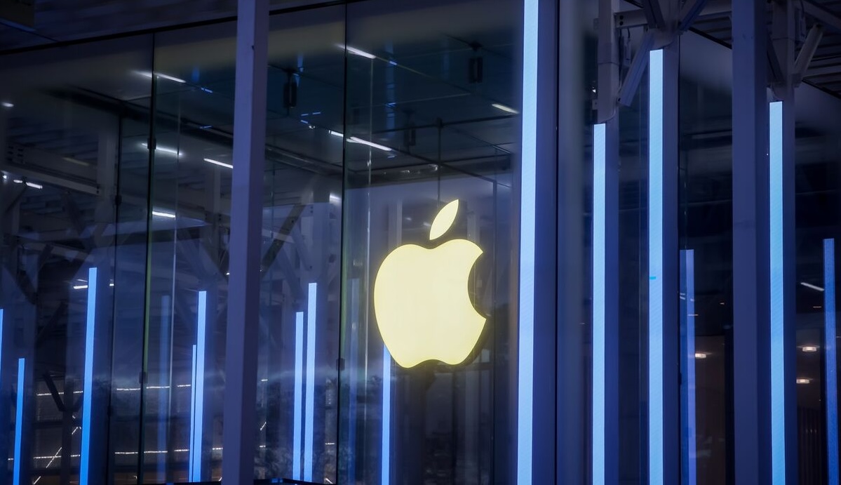 Apple разрабатывает ИИ-сервер на будущих чипах M8 Ultra