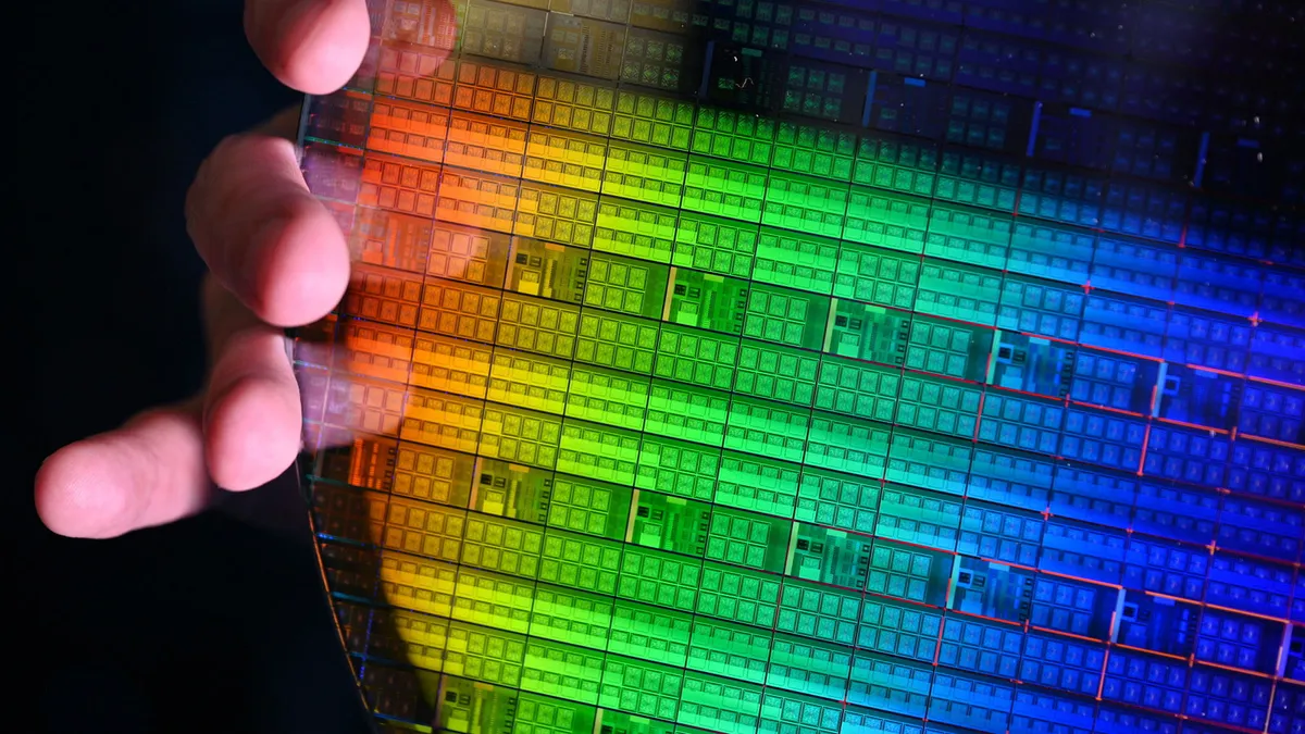 Intel запатентовала процессор со встроенной MicroLED-подсветкой