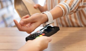 «Мир» запустил оплату смарт-часами через Mir Pay