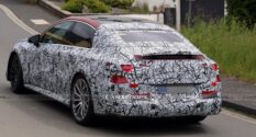 Новый электрический Mercedes-AMG C-класса получил активное антикрыло
