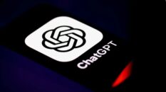 OpenAI привлекла сотни подрядчиков для проверки реальных переписок ChatGPT